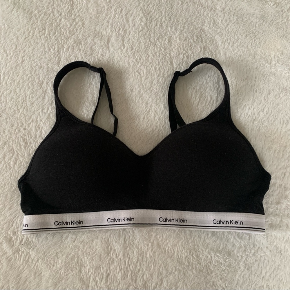 Women’s Large CALVIN KLEIN Black Logo Banded No Wire Padded Sports Lounge Bra